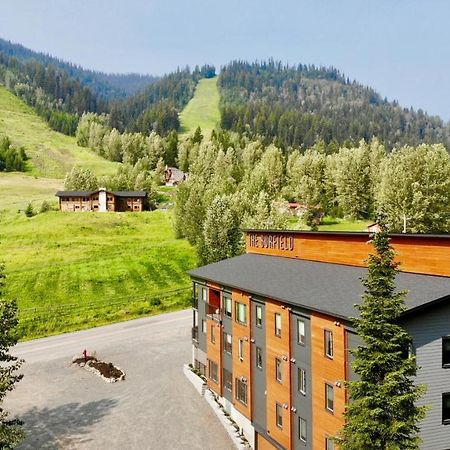 The Burfield Ξενοδοχείο Sun Peaks Εξωτερικό φωτογραφία