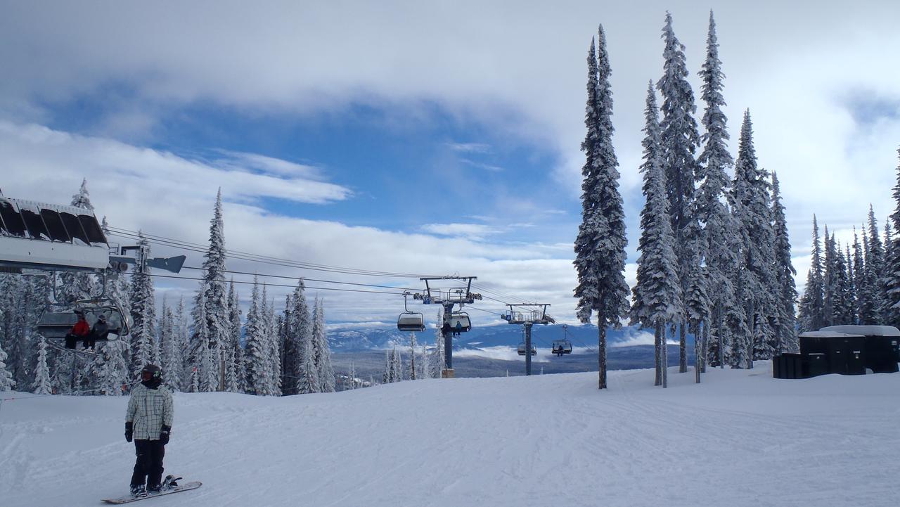 The Burfield Ξενοδοχείο Sun Peaks Εξωτερικό φωτογραφία